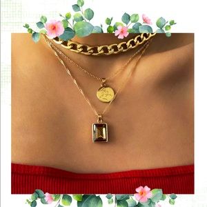 Gold fashion jewelry layered necklace